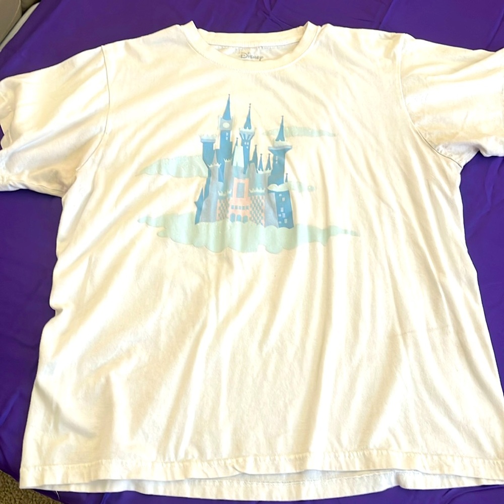 Women Disney princess castle L shirt